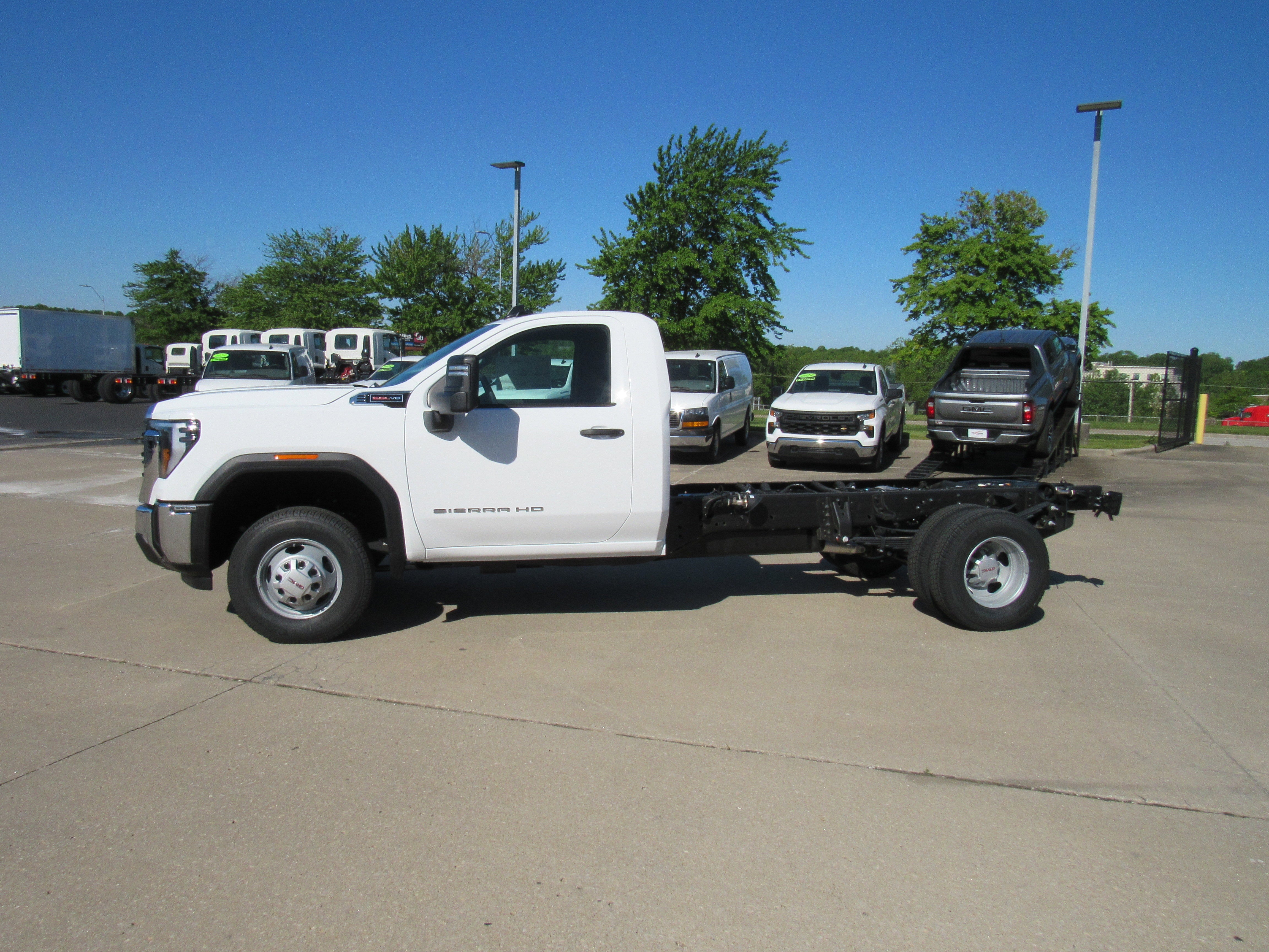gmc sierra 3500 chassis cab 2026 1GD3USE76TF231520 image gmc sierra 3500 chassis cab 2026 1GD3USE76TF231520 image